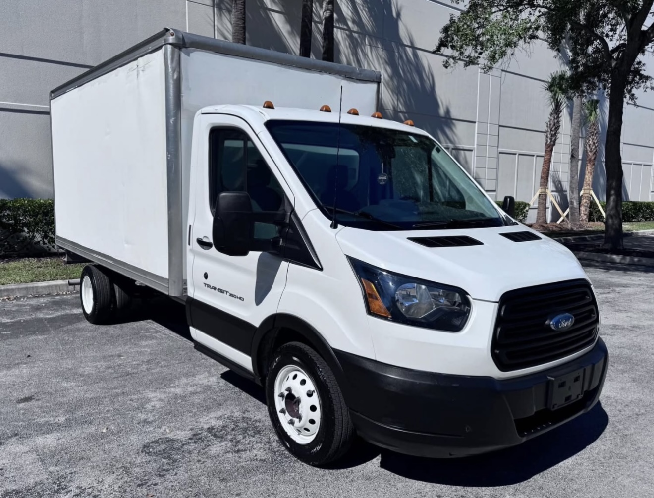 box truck 10